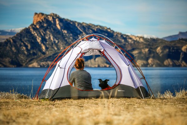 Comment organiser un camping pour observer les aurores boréales en Laponie?